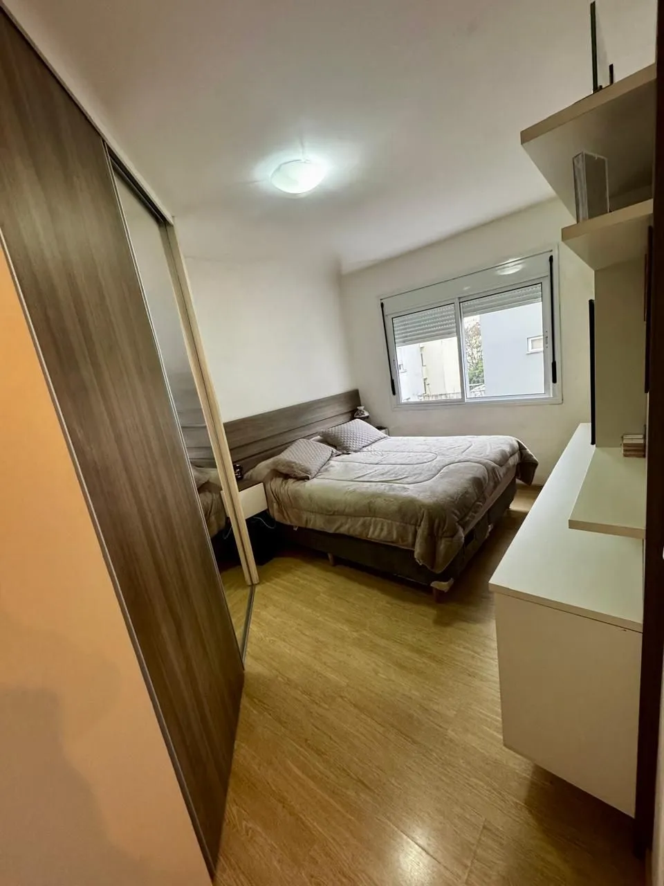 Imagem Apartamento semimobiliado à venda no bairro Santana, Porto Alegre