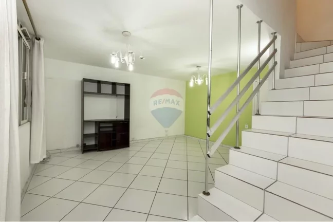 Imagem Casa bem localizada no jardim prudência com 3 Dormitórios,2 Banheiros, Sala com piso frio, Cozinha, corredor lateral, 2 vagas de garagem,