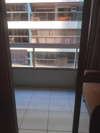 Imagem Apartamento 2 (dois) quartos sendo 01(hum) suite de frente no coração do Centro de Guarapari Cozinha espaçosa c/ área de serviço Sala 2 ambientes c/