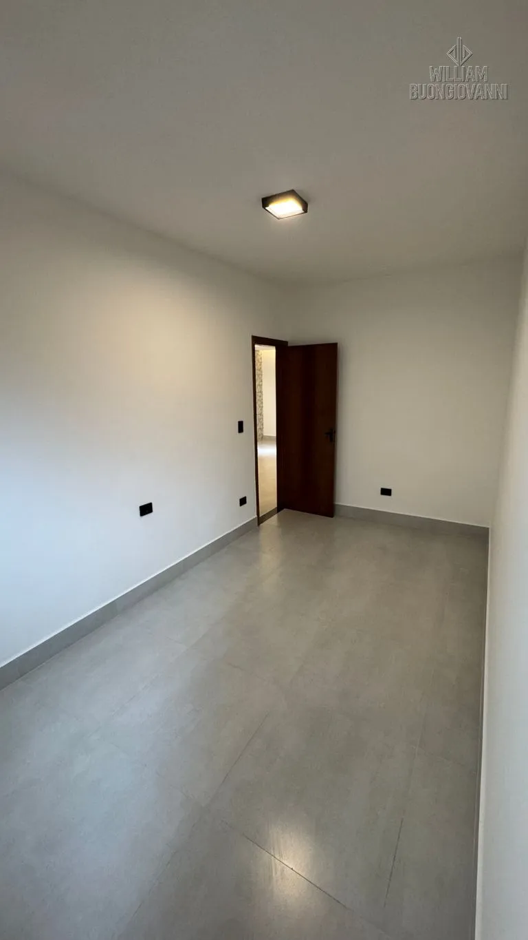 Imagem Sobrado 2 Dormitórios com Quintal - 63m²