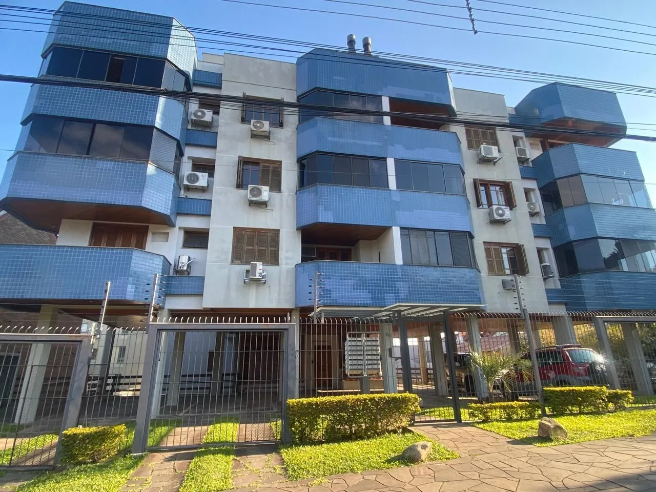Imagem Excelente apartamento 3 dormitórios sendo 01 suíte, Sacada e com Òtima Posição Solar
