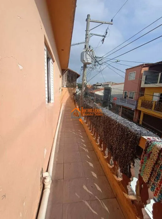 Imagem Sobrado com 4 dormitórios à venda, 250 m² por R$ 690.000,00 - Parque Santos Dumont - Guarulhos/SP