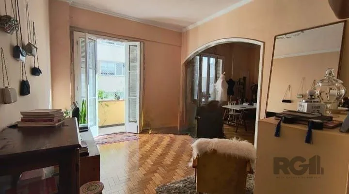 Imagem Amplo apartamento no beiro Floresta