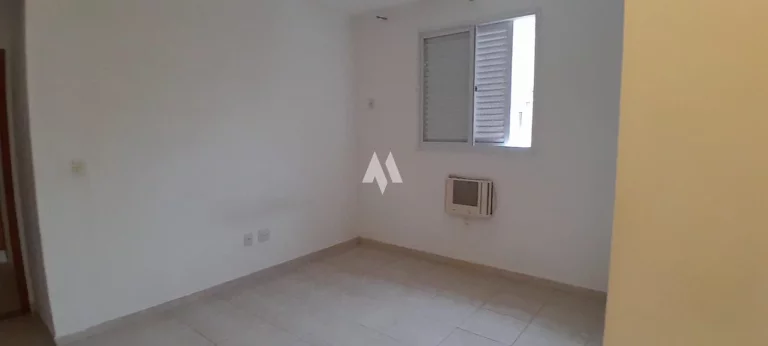 Imagem Casa Sobreposta com 03 quartos (01 suíte) - Lavabo- Varanda Gourmet - Bairro Campo Grande