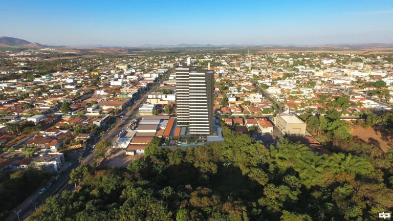 Imagem Araguaia - Apartamento à venda no bairro Centro - Goianésia/GO