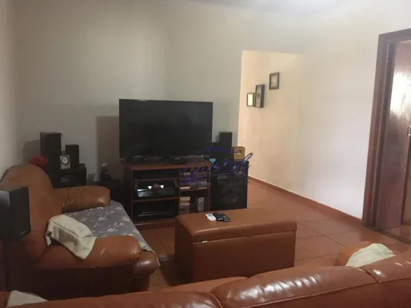 Foto do imóvel Excelente casa terrea com salão comercial ao lado