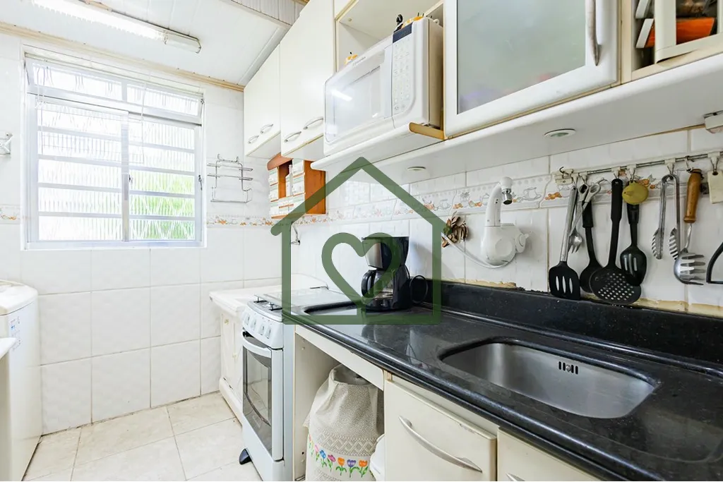 Imagem Descubra o seu novo lar no coração de Porto Alegre. Este aconchegante apartamento está localizado...