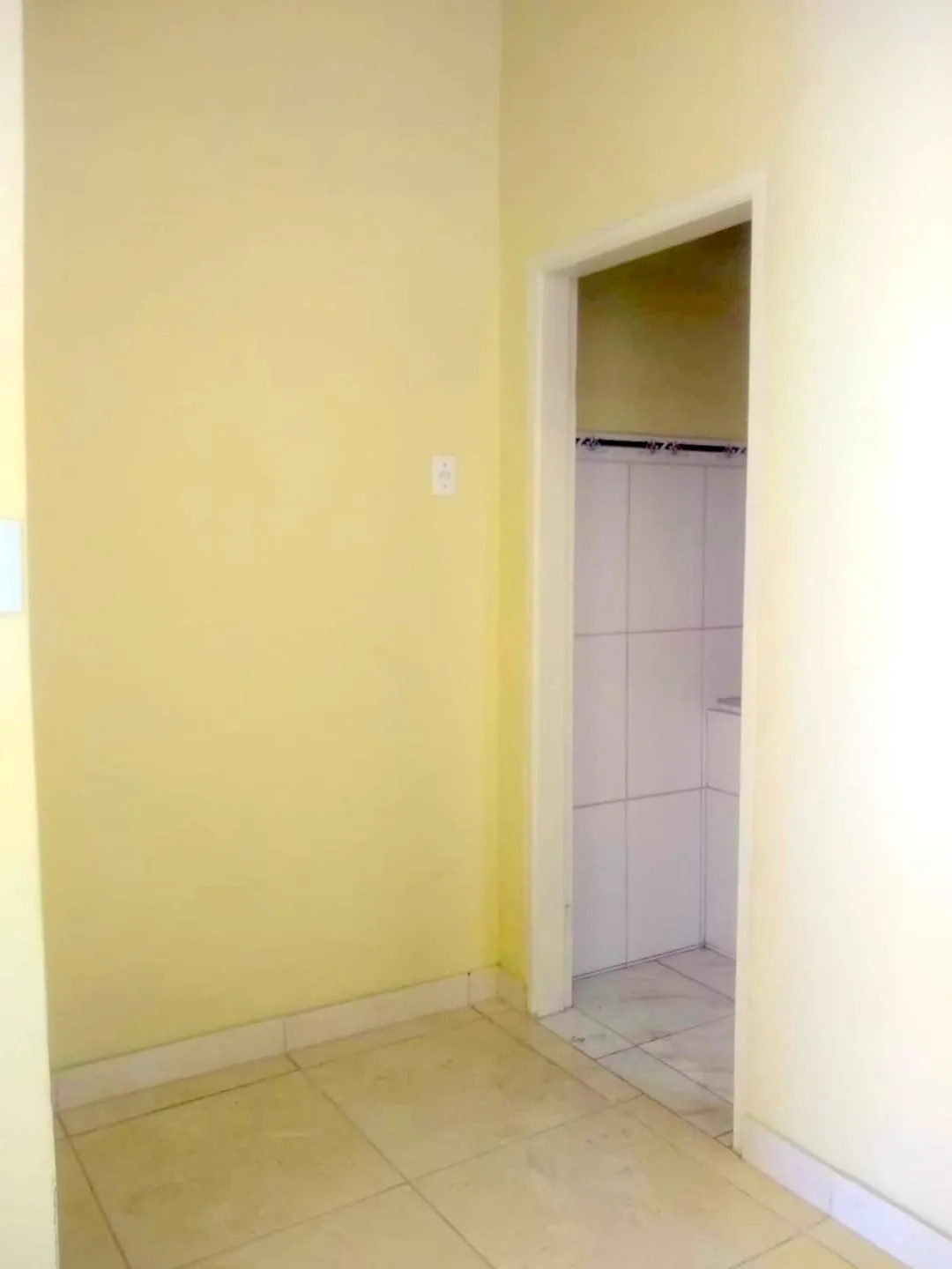 Imagem Comercial para Locação 46M², Centro, Guaratinguetá - SP