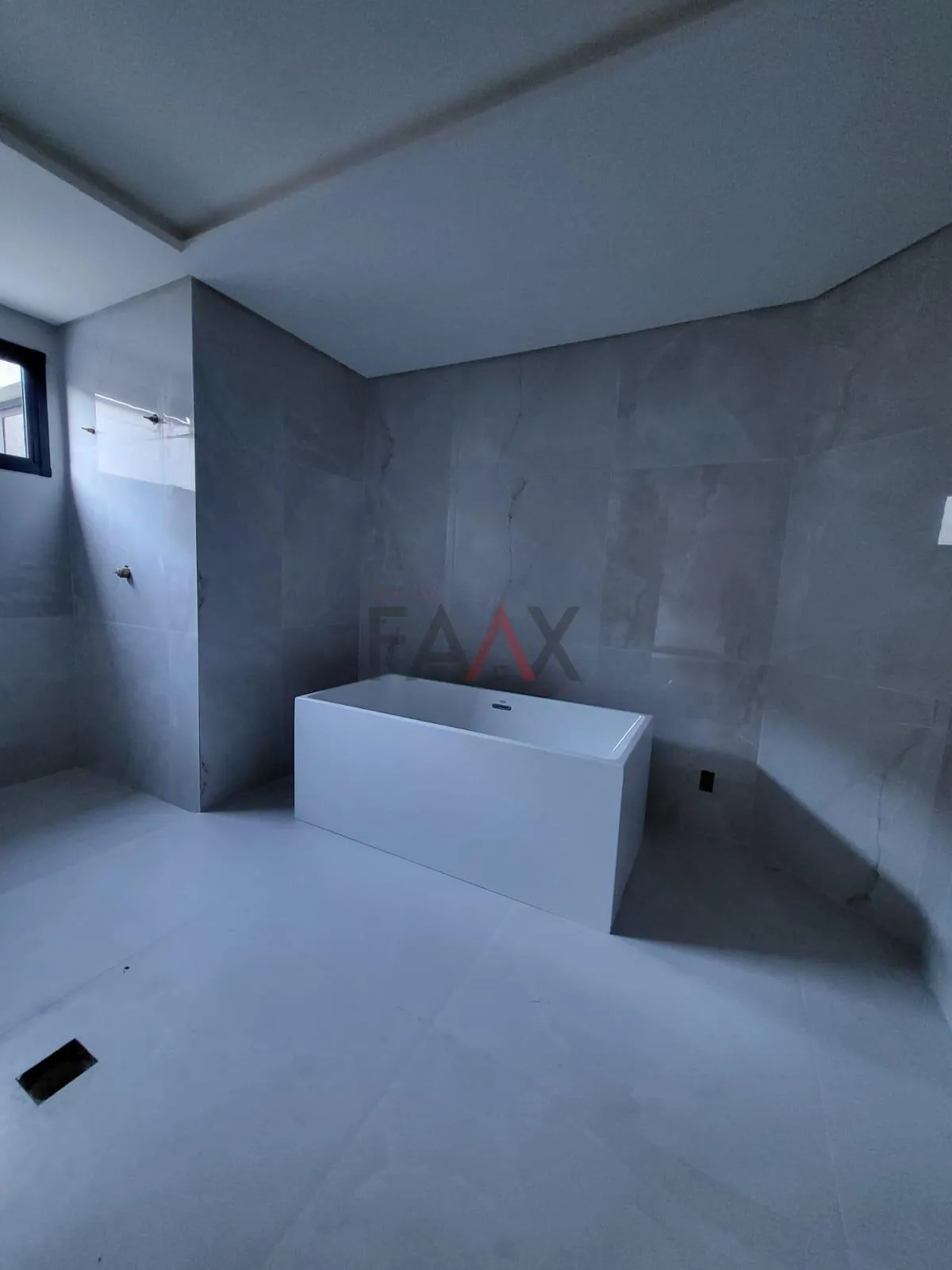 Imagem Casa com 4 dormitórios à venda, 588.00 m , CENTRO - Gpva, GUARAPUAVA - PR