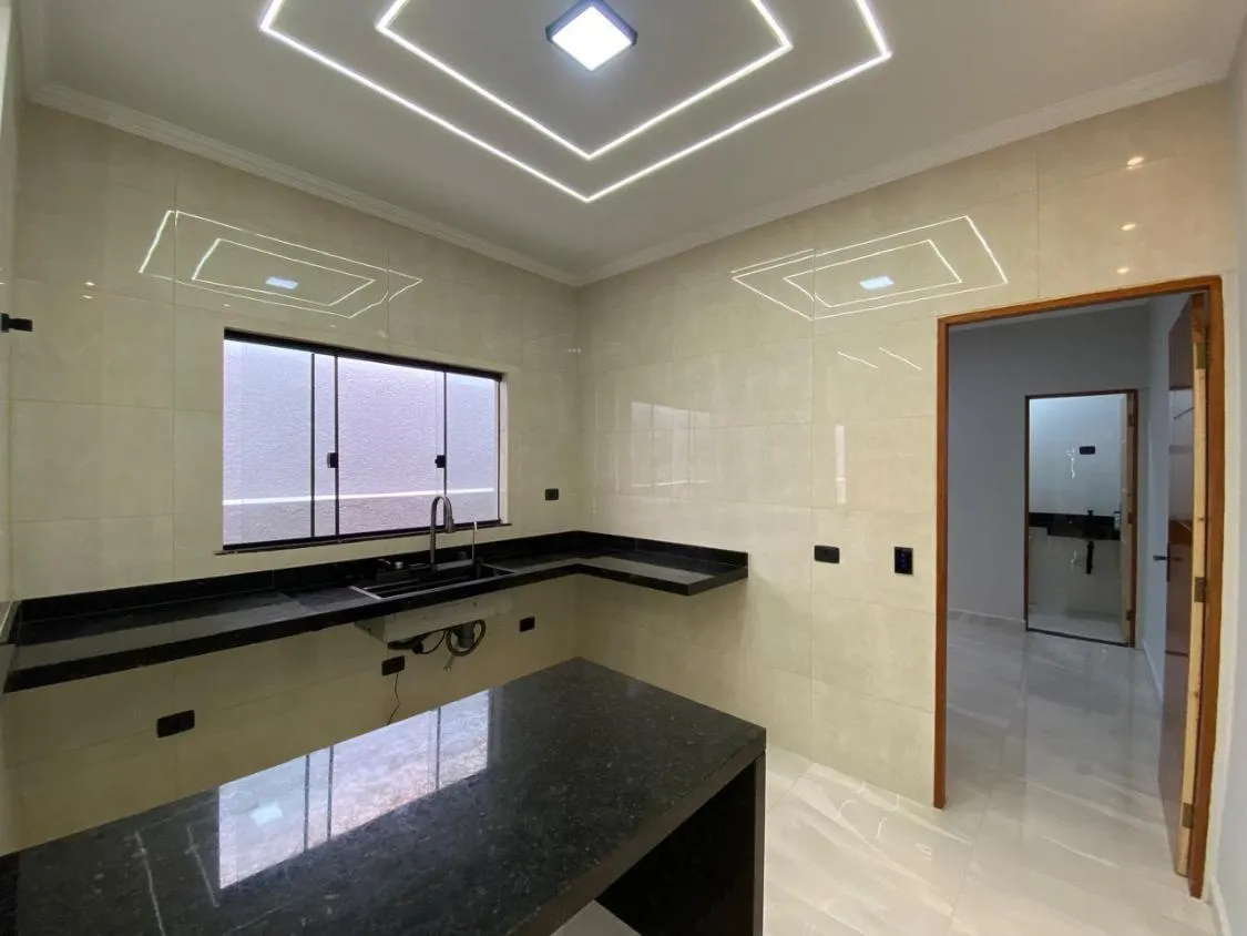 Imagem LINDA CASA NOVA COM PISCINA NO VERDE MAR