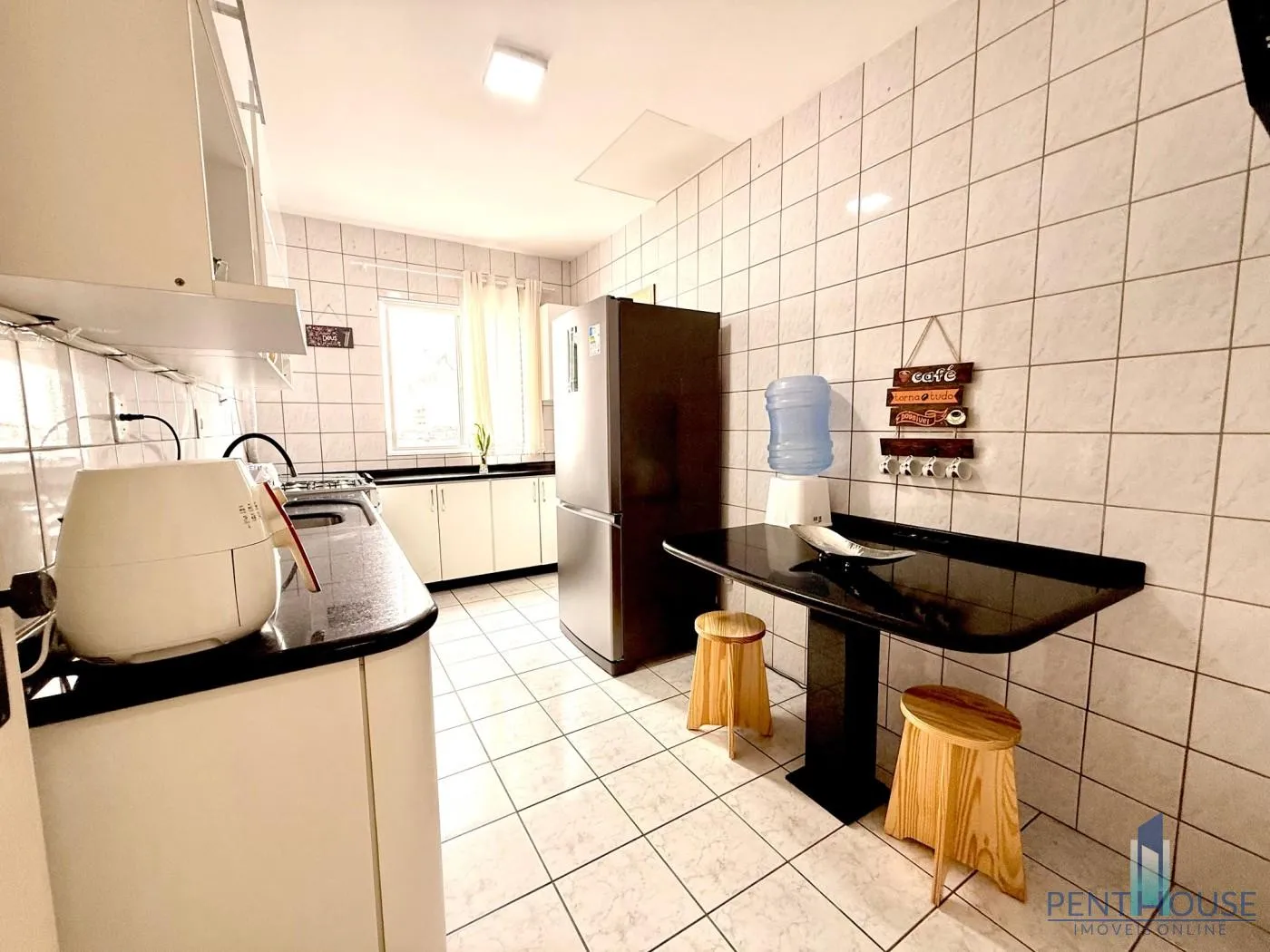 Imagem Apartamento Zona Central para Venda em Balneário Camboriú, CENTRO, 2 dormitórios, 1 suíte, 2 banheiros, 1 vaga