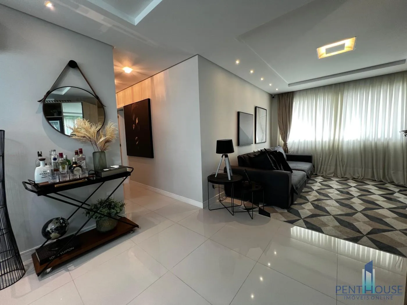 Imagem Apartamento Zona Central para Venda em Balneário Camboriú, CENTRO, 3 dormitórios, 3 suítes, 4 banheiros, 2 vagas