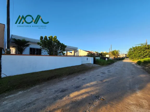 Imagem Casa com 3 quartos sendo 01 suíte, vaga para 03 carros, na Barra do Sai