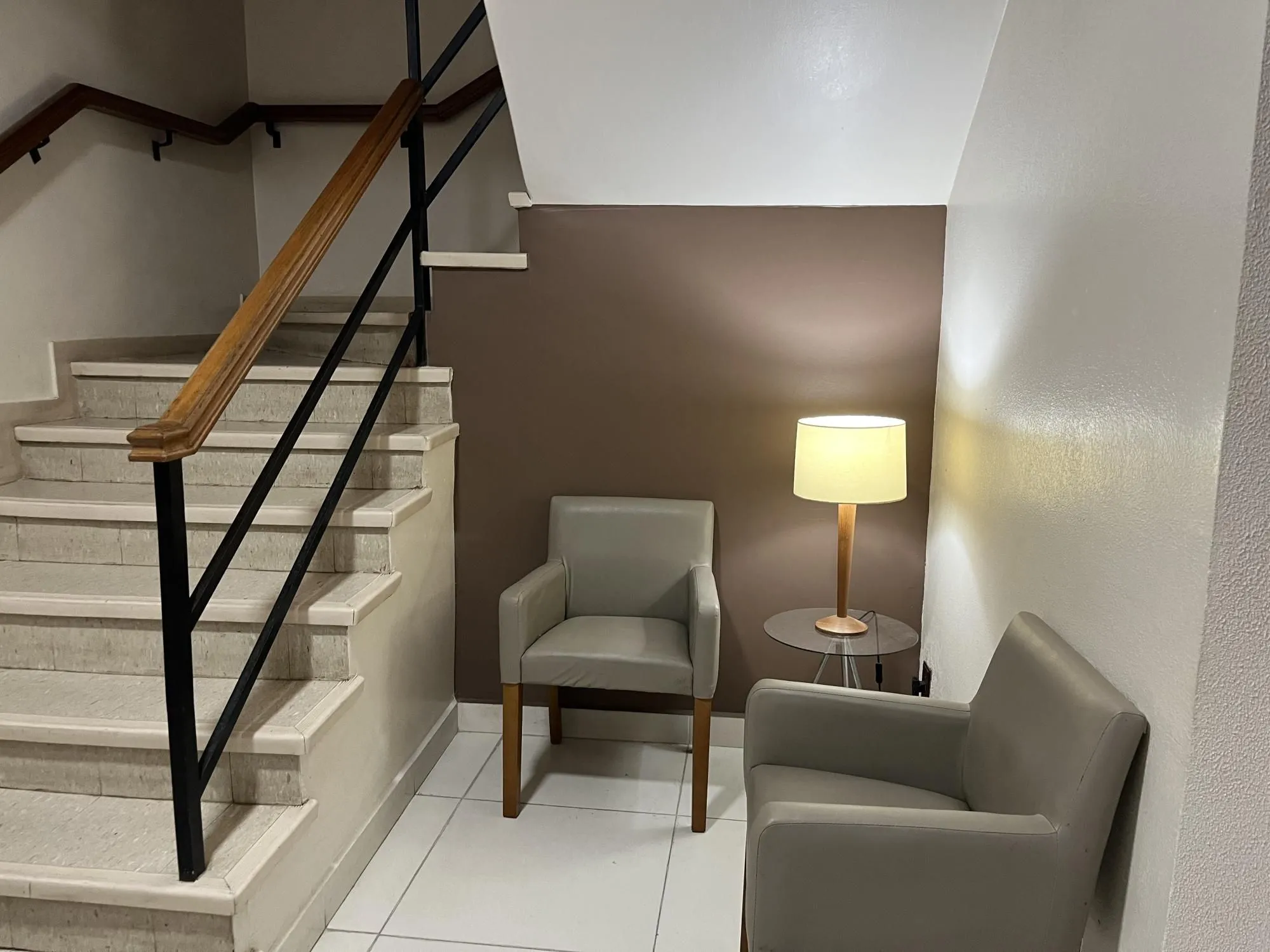 Imagem Apartamento com 02 quartos no Bairro Passo da Areia, Porto Alegre