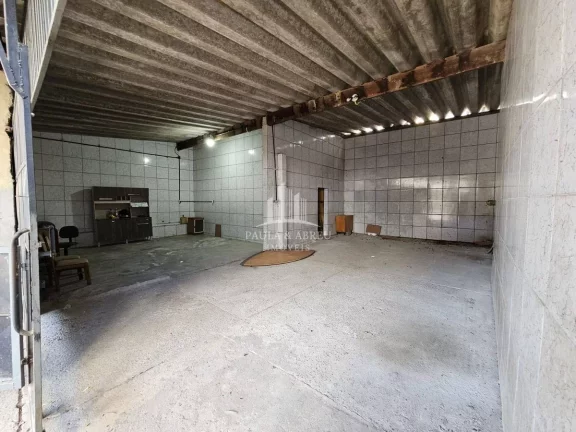 Imagem Aluga Galpão 500m², Azulejado todo, Monovia 2 toneladas, Doca, 5 banheiros , escritório por R$12.100,00/mês em Tanque Caio, Ribeirão Pires-SP