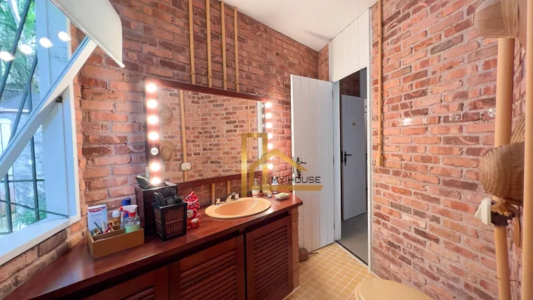 Imagem Casa com 4 dormitórios sendo 2 suítes à venda, 285 m² por R$ 1.600.000 - Golfe - Teresópolis/RJ