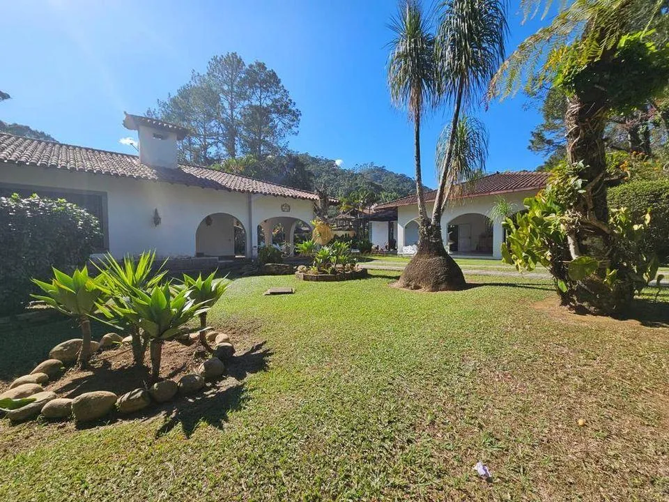 Imagem Casa em Condomínio para Venda em Teresópolis / RJ no bairro Albuquerque