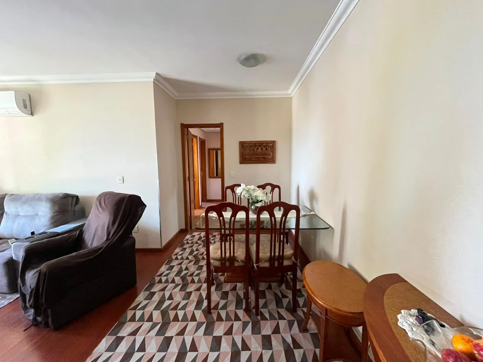 Imagem Apartamanto a venda no Menino Deus com 3 quartos e sacada