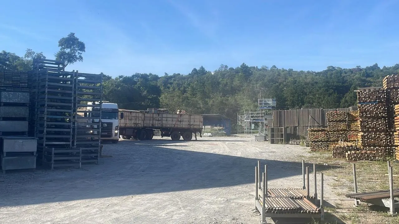 Imagem Condomínio Logístico Empresarial KM43: Sua Solução Perfeita para Operações de Grande Escala