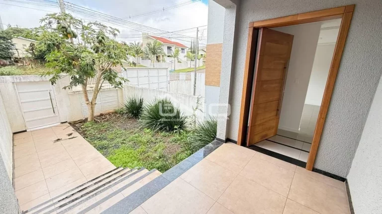 Imagem Sobrado Suíte + 2 Quartos - Bairro Cadorin