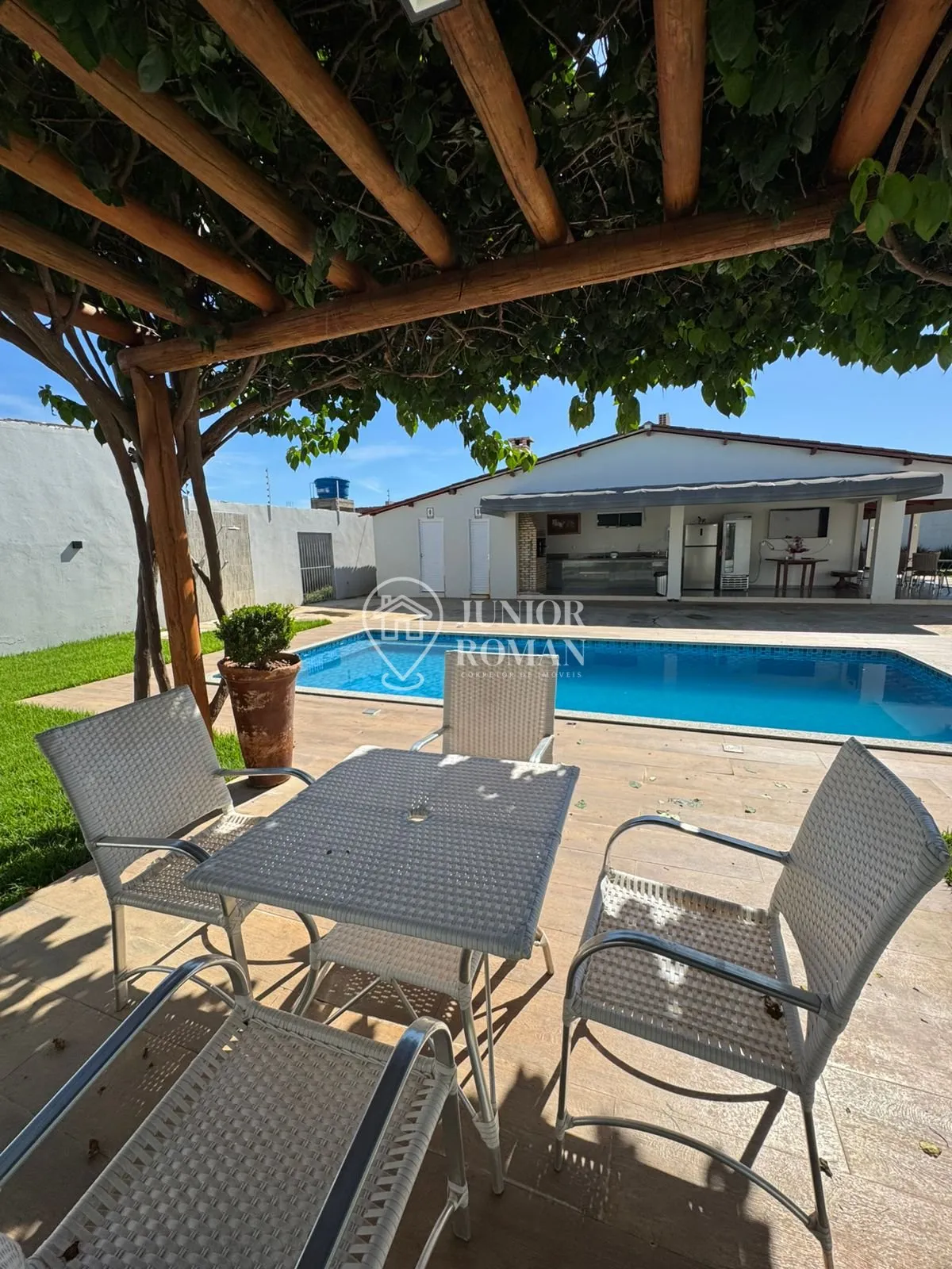Foto do imóvel CASA MOBILIADA COM PISCINA, CHURRASQUEIRA E SALÃO - SÃO MIGUEL - BARREIRAS/BA