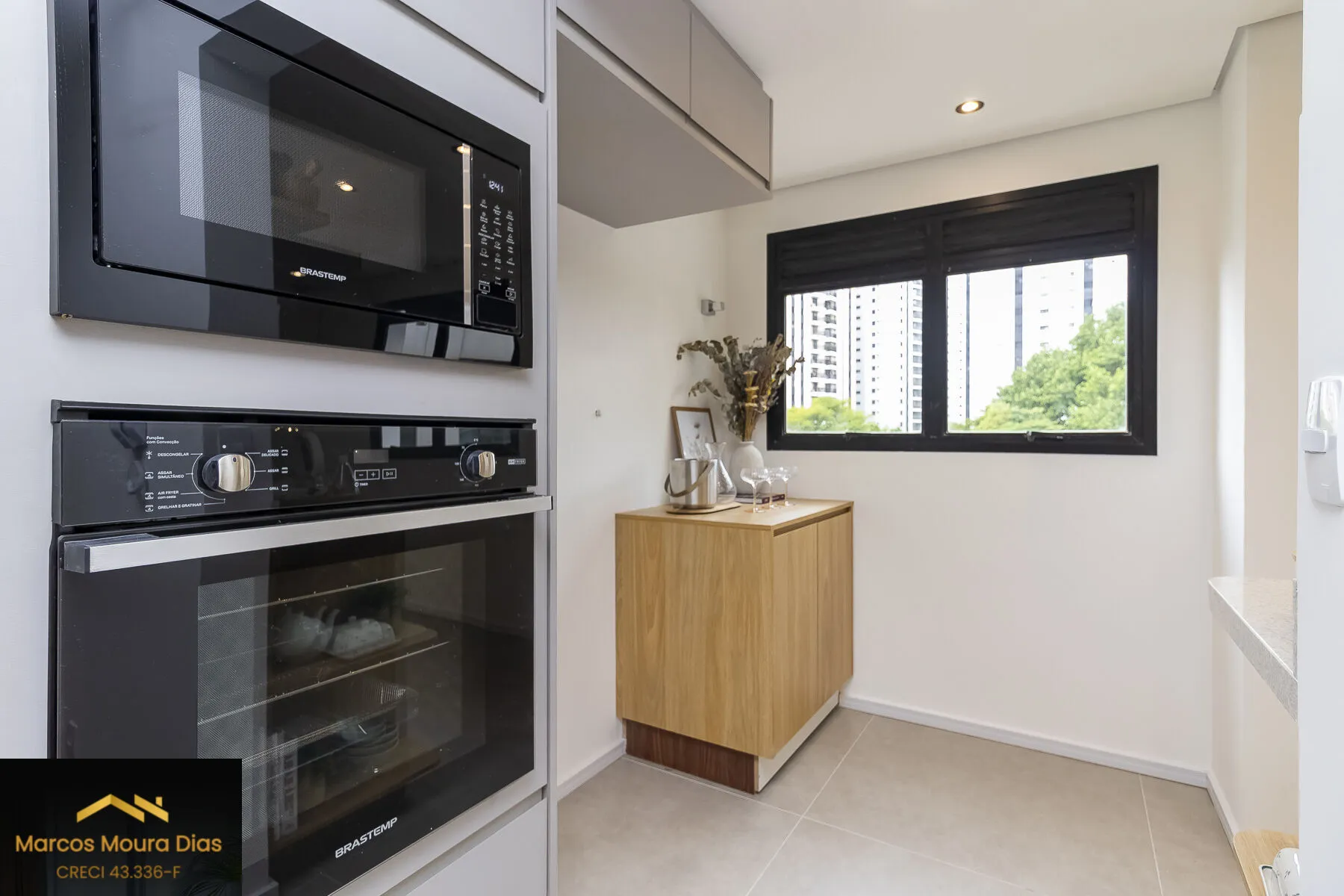 Imagem Apartamento 3 Dormitórios 1 Suíte 2 Vagas na Vila Olímpia Reformado