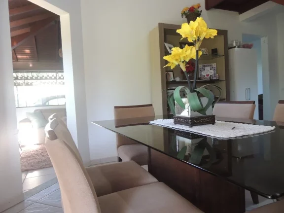 Imagem Casa Espaçosa de 4 Quartos com Pomar em Campo Duna, Garopaba-SC. Escritura Pública.