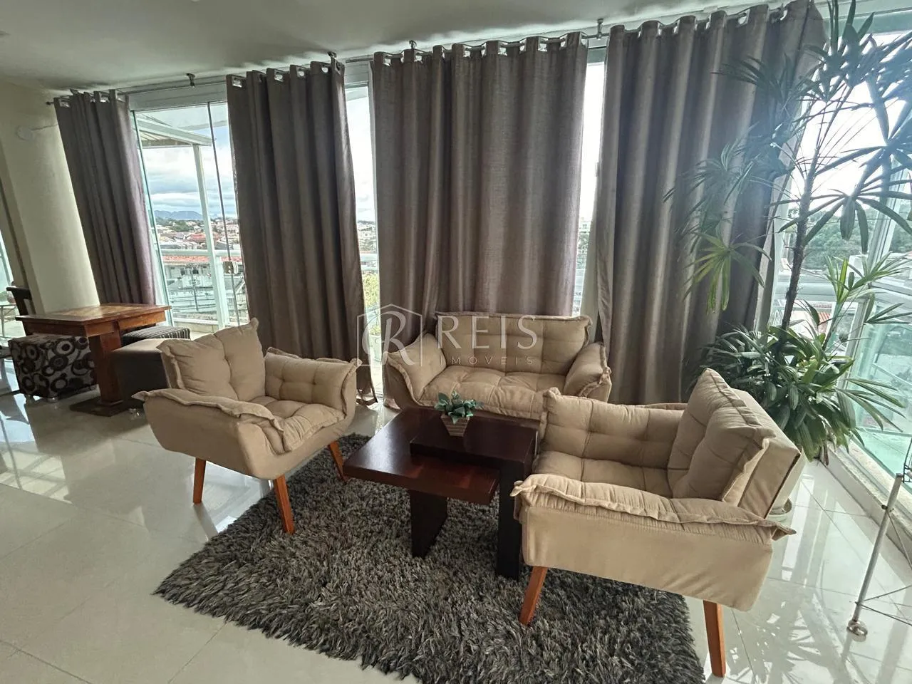 Imagem Apartamento para Venda em Rio das Ostras, Bosque da Praia, 3 dormitórios, 3 suítes, 5 banheiros, 2 vagas