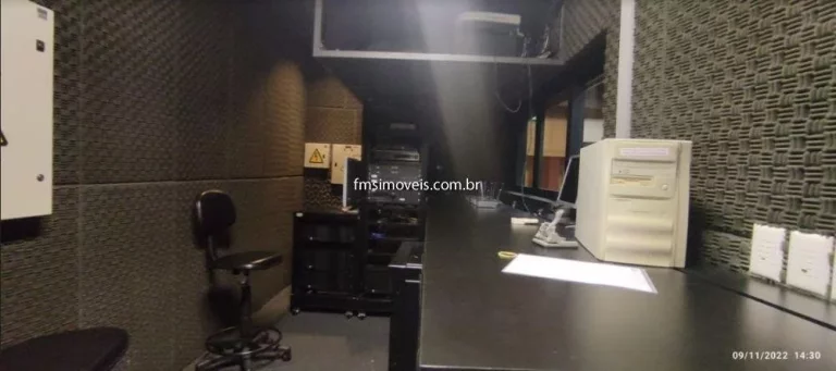 Imagem Conjunto Comercial de Alto Padrão com 641,50 m², 4 Banheiros e 18 Vagas de Garagem no Tamboré, Barueri-SP!