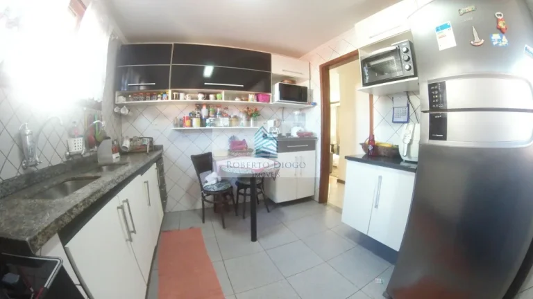 Imagem Casa de luxo à venda em Niterói-RJ, bairro Pe Pequeno: 9 quartos, 3 suítes, 4 salas, 9 banheiros, 3 vagas de garagem, 370m² de área.