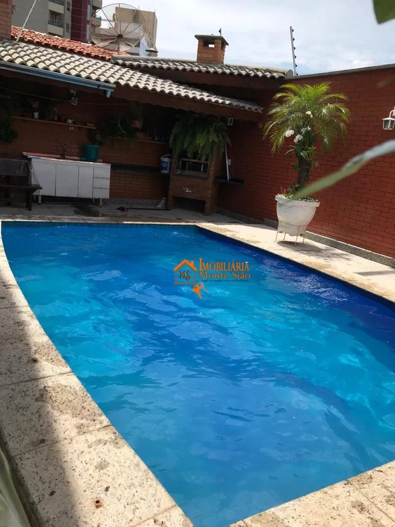 Imagem Sobrado com 3 dormitórios à venda, 375 m² por R$ 3.180.000,00 - Cidade Maia - Guarulhos/SP