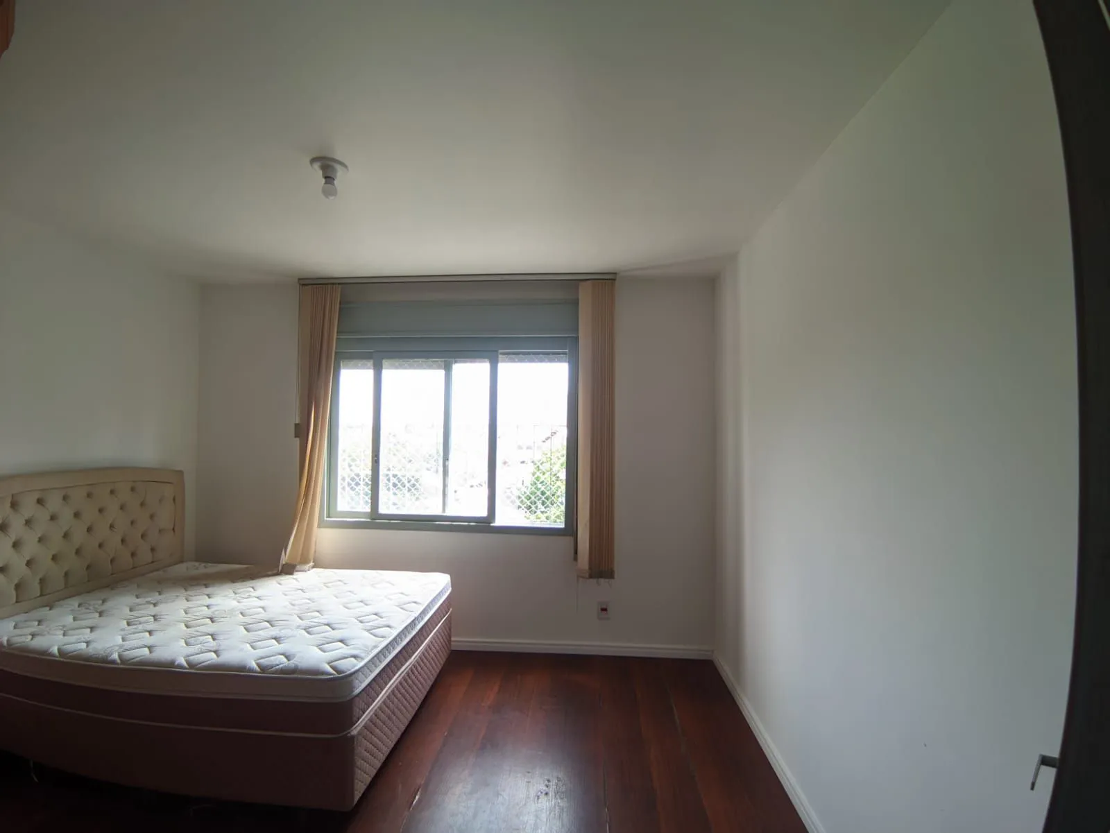 Imagem Apartamento 2 dorm com sacada, Mobiliado 1 vaga coberta Porto Alegre