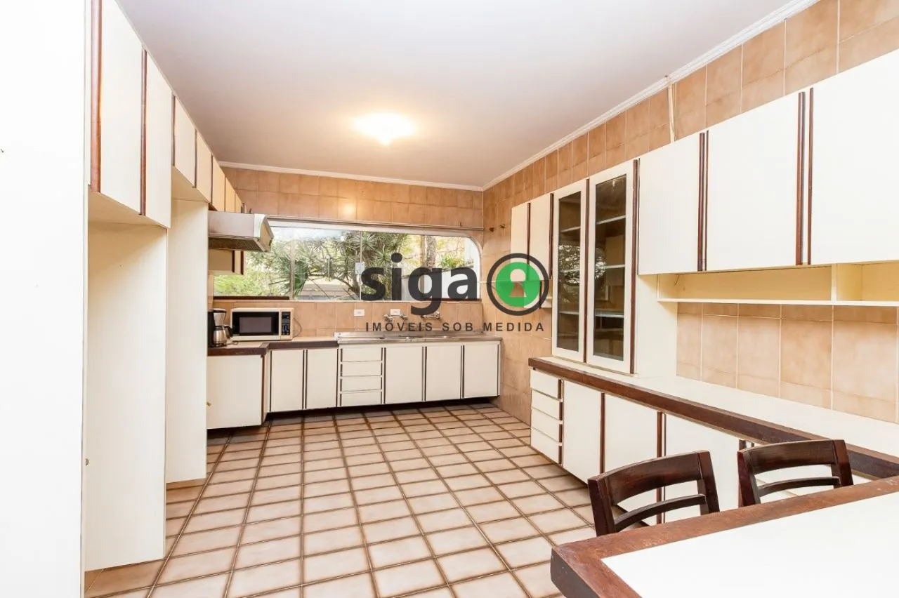 Imagem CASA Á VENDA , COM 327 m2 útil, 5 VAGAS GARAGEM