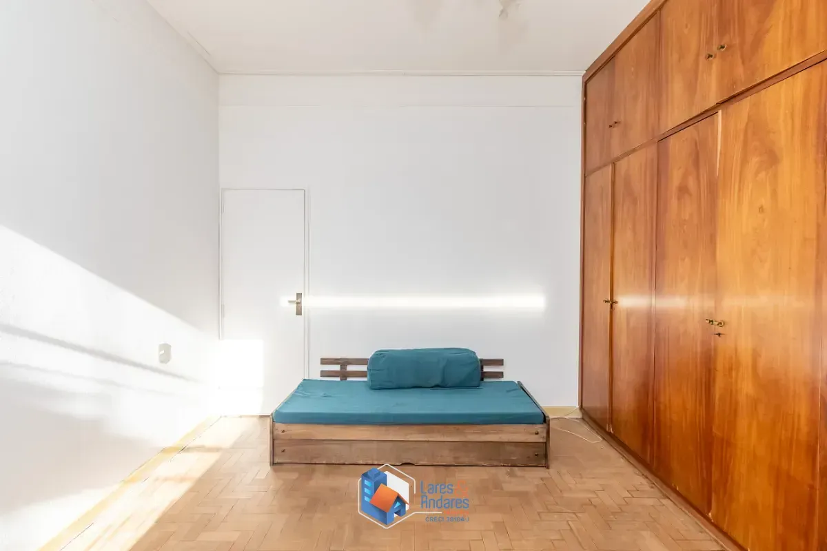 Imagem Casa para venda em Paraíso com 4 quartos, sendo 1 suíte, 244m²