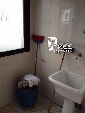 Imagem VENDA DE APARTAMENTO NA PRAIA GRANDE/SP, 80m² com quarto, suíte, sala com varanda, piscina, churrasqueira, 1 vaga e a 2 quadras da praia. CONSULTE-NOS