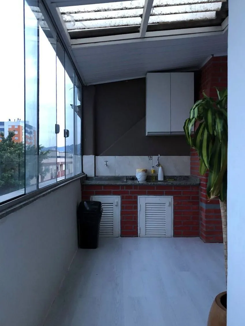 Imagem Cobertura com 2 quartos à venda na Rua Doutor Gastão Rhodes - Porto Alegre