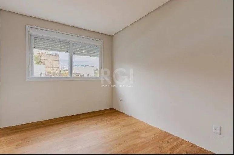 Imagem Casa para Venda - 220m², 3 dormitórios, sendo 2 suites, 2 vagas - Partenon
