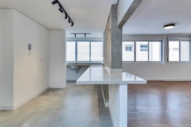 Imagem Apartamento à venda em São Paulo-SP, 2 quartos, 2 suítes, 1 sala, 3 banheiros, 2 vagas, 100m² no Cerqueira César.