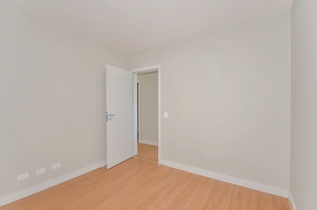 Imagem Casa à Venda no Parque das Imbuias – 3 Quartos, 1 Suíte, 126m², Campo Comprido, Curitiba