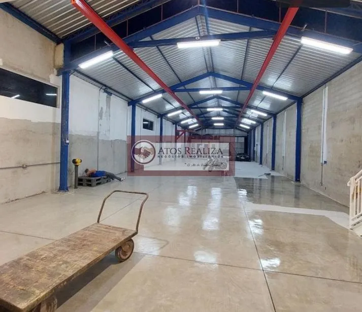 Imagem Alugo salão comercial Região de Parelheiros, excelente para oficina, fabrica, salão de festa e outros seguimentos a 60metros do centro de Parelheiros, Contem, recepção, cozinha, escritório ,vagas de garagem, Agende uma visita.