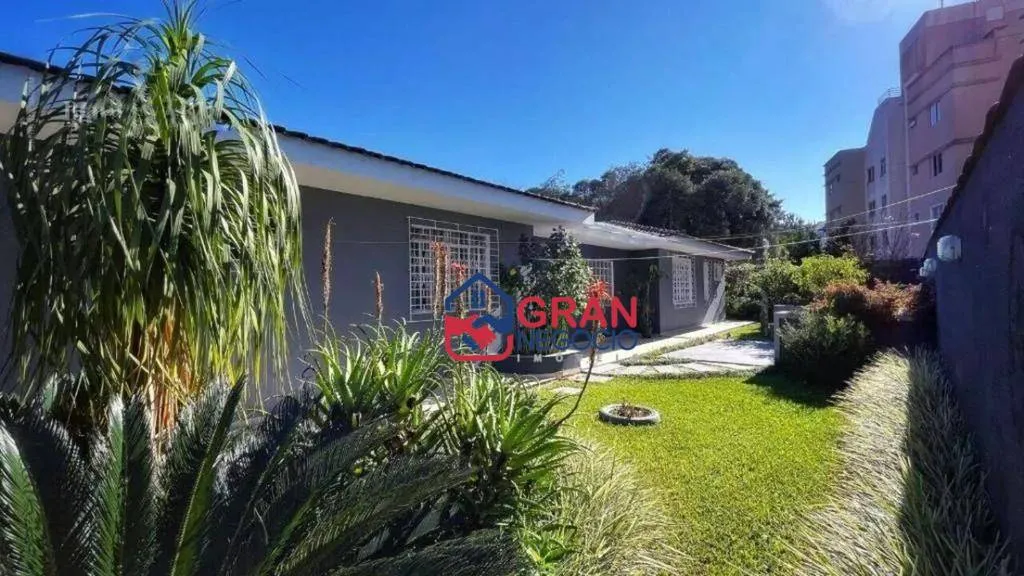 Imagem Casa Térrea Com Amplo Terreno - Santa Felicidade