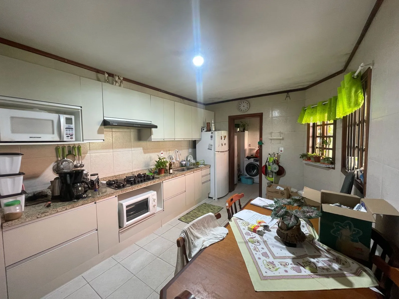 Imagem **Casa Residencial à Venda em Porto Alegre, Rio Grande do Sul**