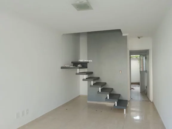 Imagem Casa em Condomínio à Venda em Cotia-SP, Bairro Maranhão: 2 Quartos, 3 Salas, 2 Banheiros, 1 Vaga de Garagem - 68,00 m²
