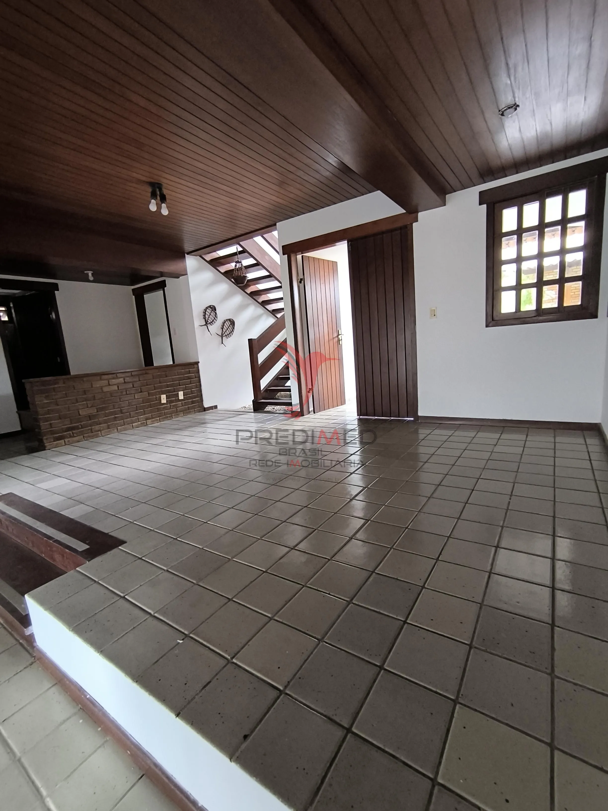 Imagem Linda casa com Jardim, 4 quartos , sendo 3 Suites , 4 Vagas, no Bairro Capim Macio, Natal