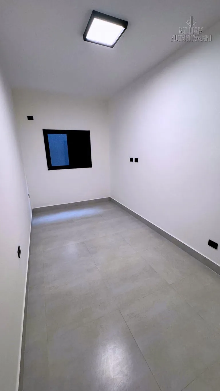 Imagem Casa Térrea 2 Dormitórios com Quintal - 57m²