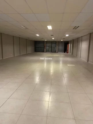 Imagem Galpão Comercial de 477m² com 2 Banheiros para Locação na Lapa, São Paulo-SP