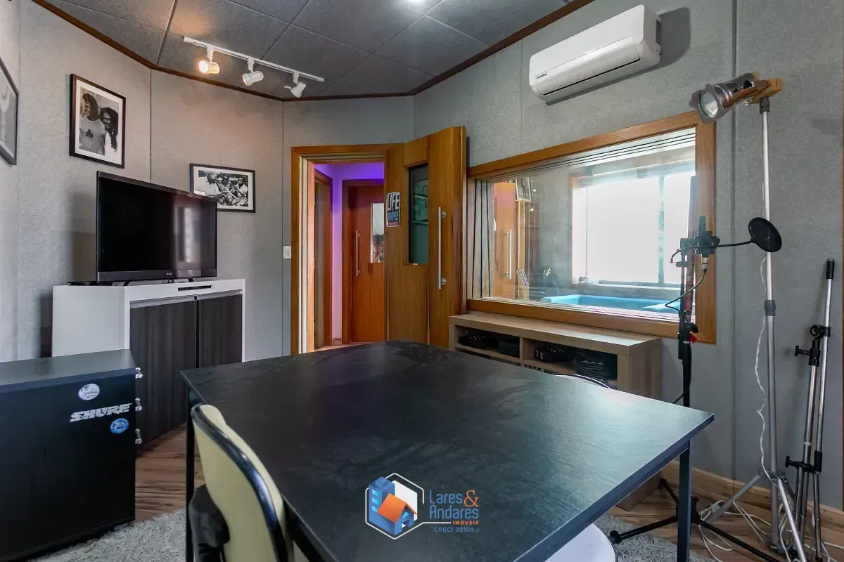 Imagem Conjunto comercial para venda em Vila Cordeiro, 112m²