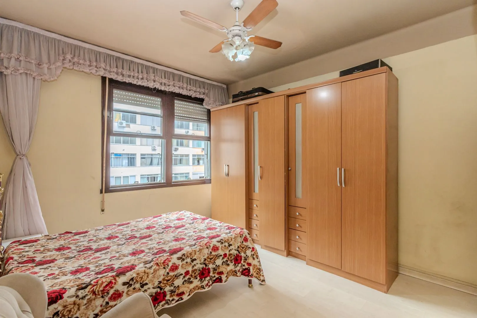 Imagem Apartamento no Centro de 4 dormitórios com 120m²