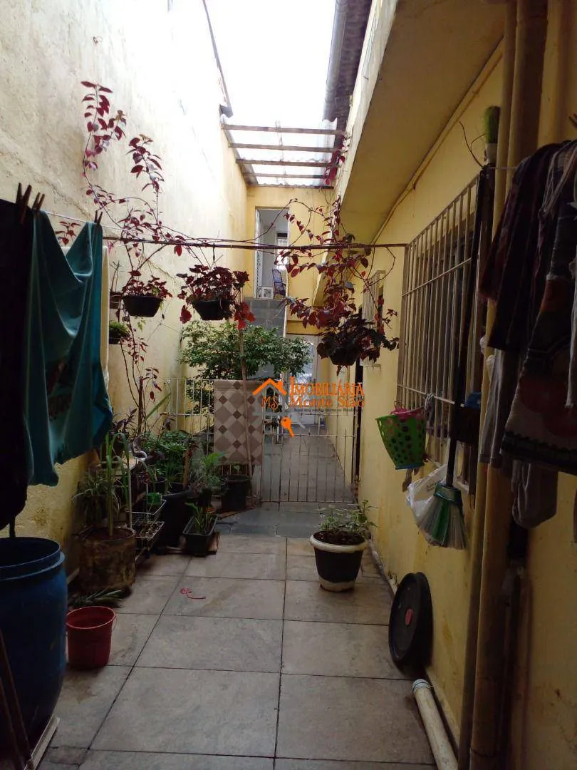 Foto do imóvel Sobrado com 5 dormitórios à venda, 250 m² por R$ 590.000,00 - Vila Barros - Guarulhos/SP