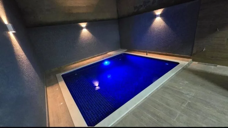 Imagem ???? Lindíssimo Sobrado com Piscina ???????????? . ???? Parque São Bento ???? *COM DOCUMENTAÇÃO ...